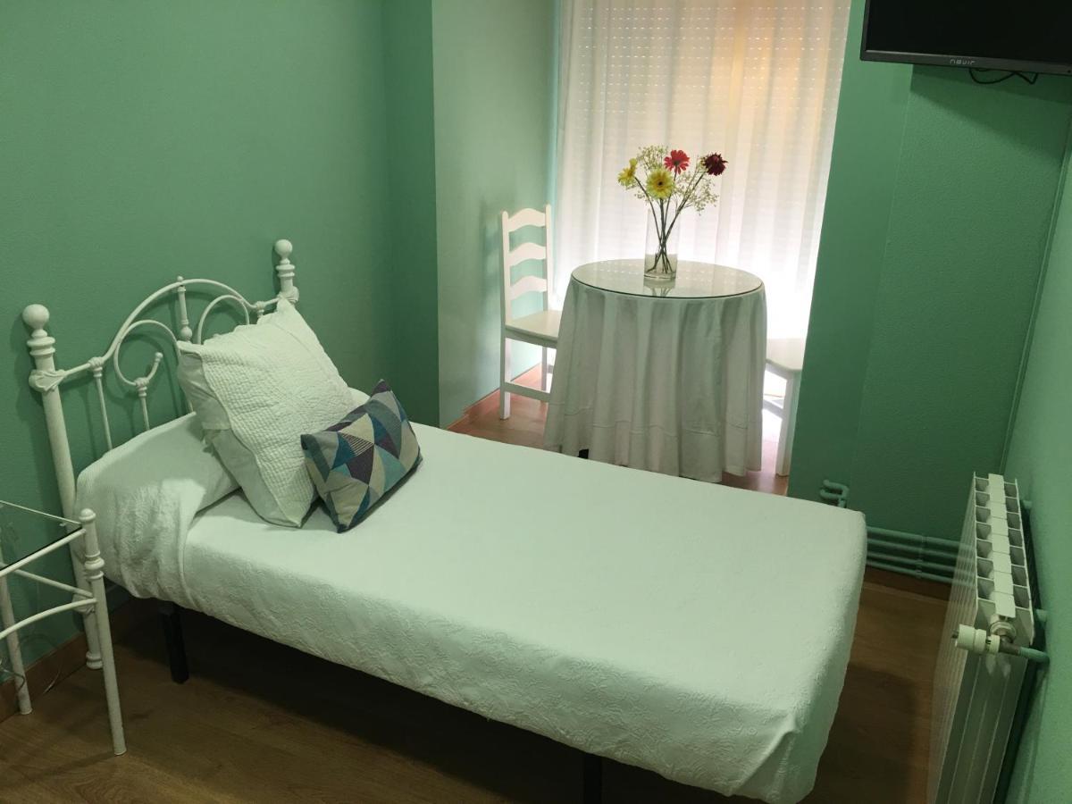 Hostal Restaurante Alarico Allariz Eksteriør bilde