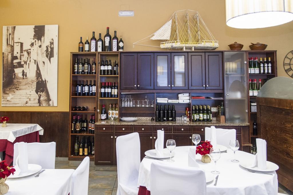Hostal Restaurante Alarico Allariz Eksteriør bilde