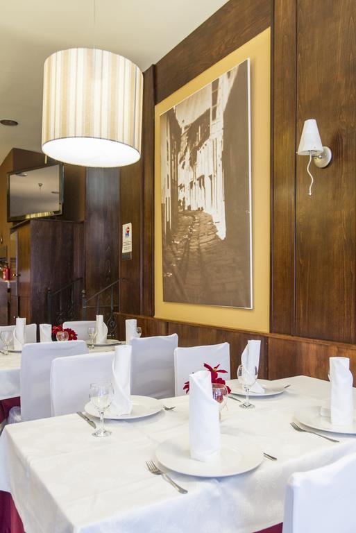 Hostal Restaurante Alarico Allariz Eksteriør bilde
