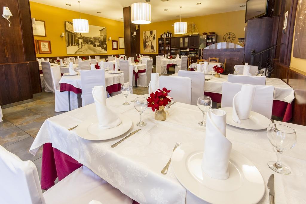 Hostal Restaurante Alarico Allariz Eksteriør bilde